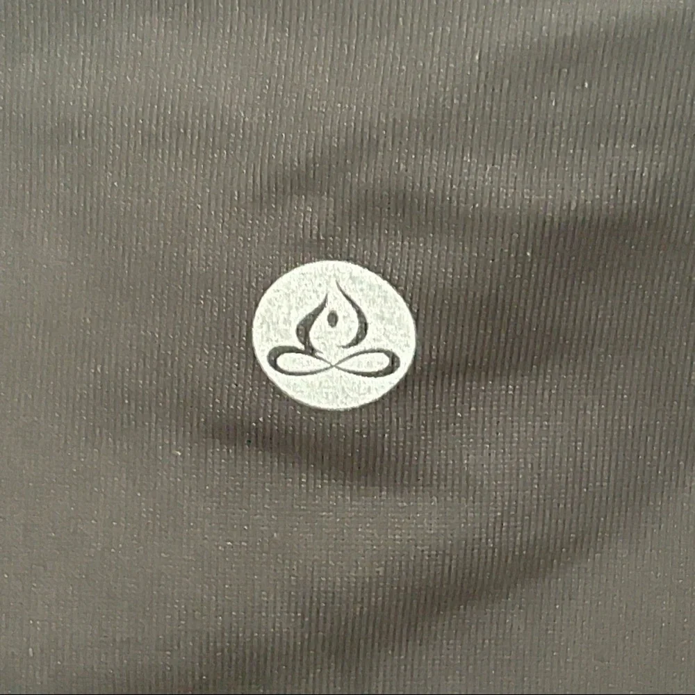 Apana Yoga Lifestyle Leggings with Pockets - Picture 11 of 12